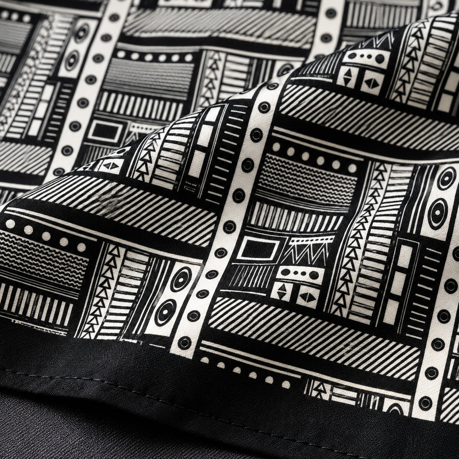 Rectangular Strips pocket square — fabric and design close-up.