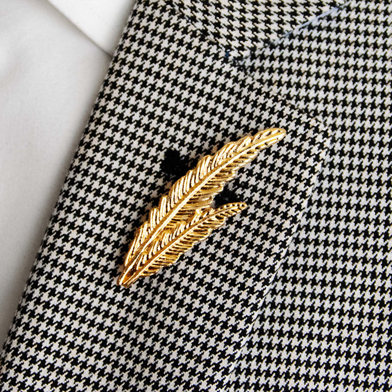 Pair Leaf – Golden Lapel Pins